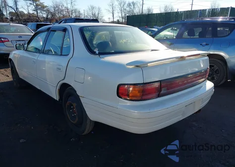 1993 Toyota Camry Le z USA, uszkodzony, nr VIN 4T1SK12E0PU241153